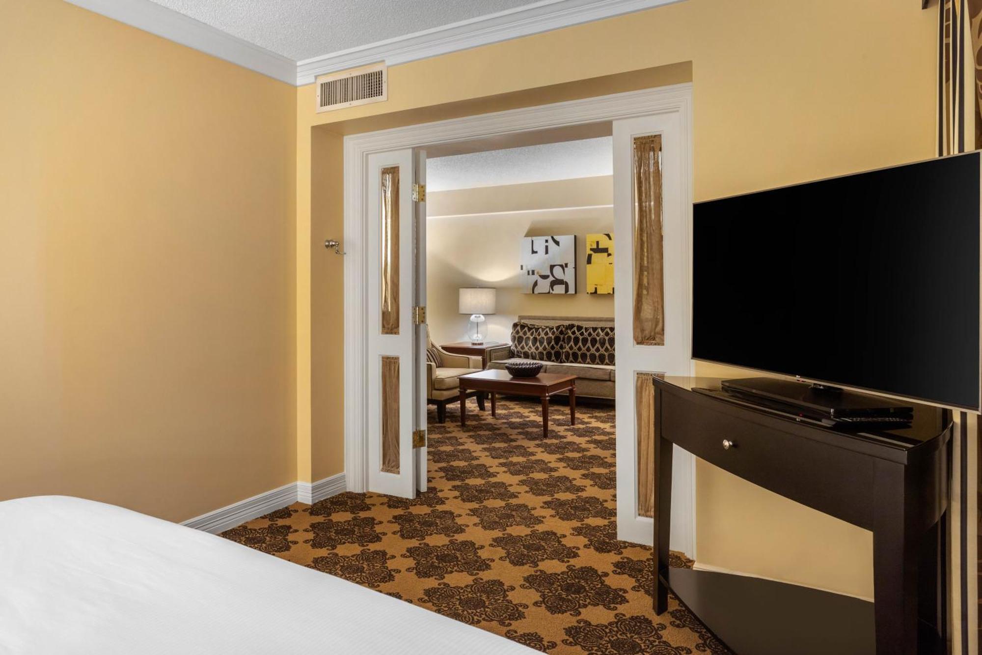 Executive Suite - 1 King Bed